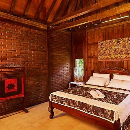 Ndalem Nitihardjan Hotel มาเกอลัง ภายนอก รูปภาพ