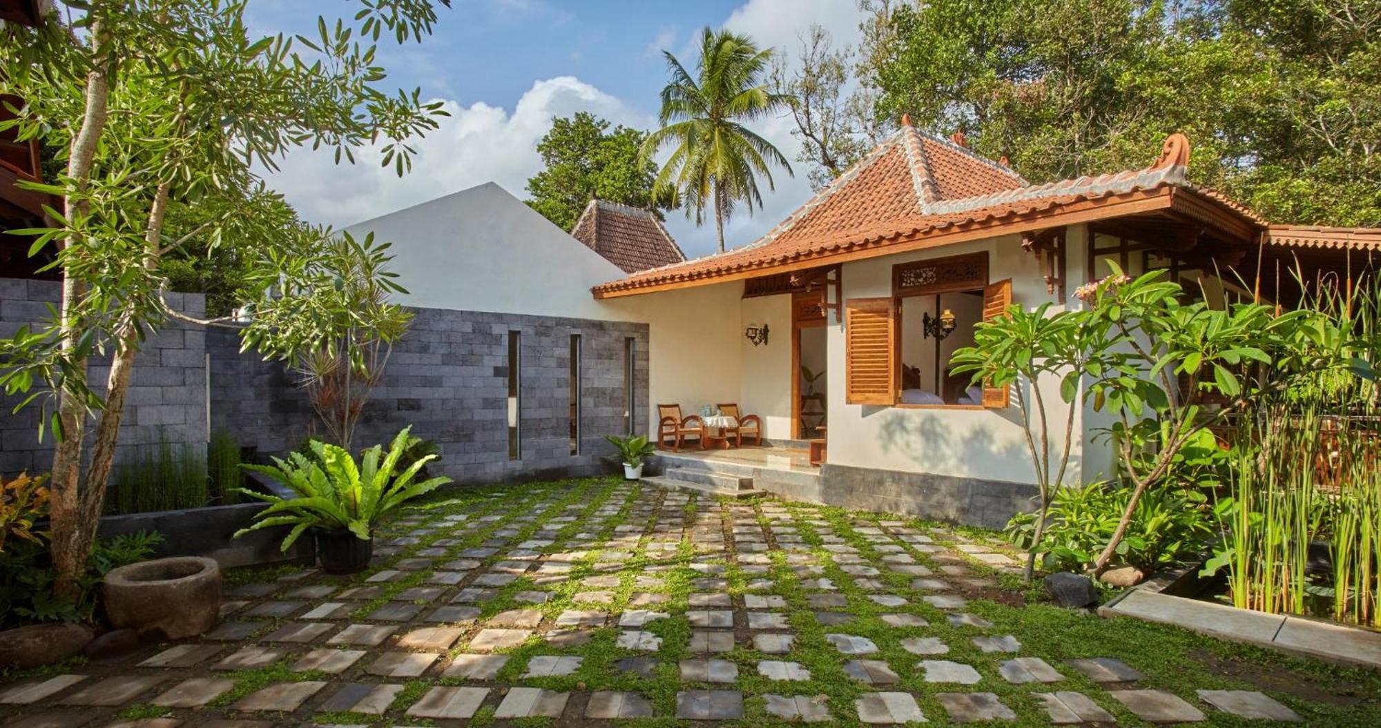 Ndalem Nitihardjan Hotel มาเกอลัง ภายนอก รูปภาพ